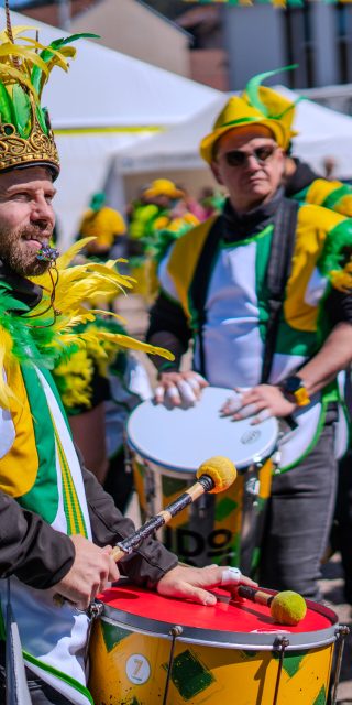 Fête des jonquilles 2025 - Papa Bom au sifflet